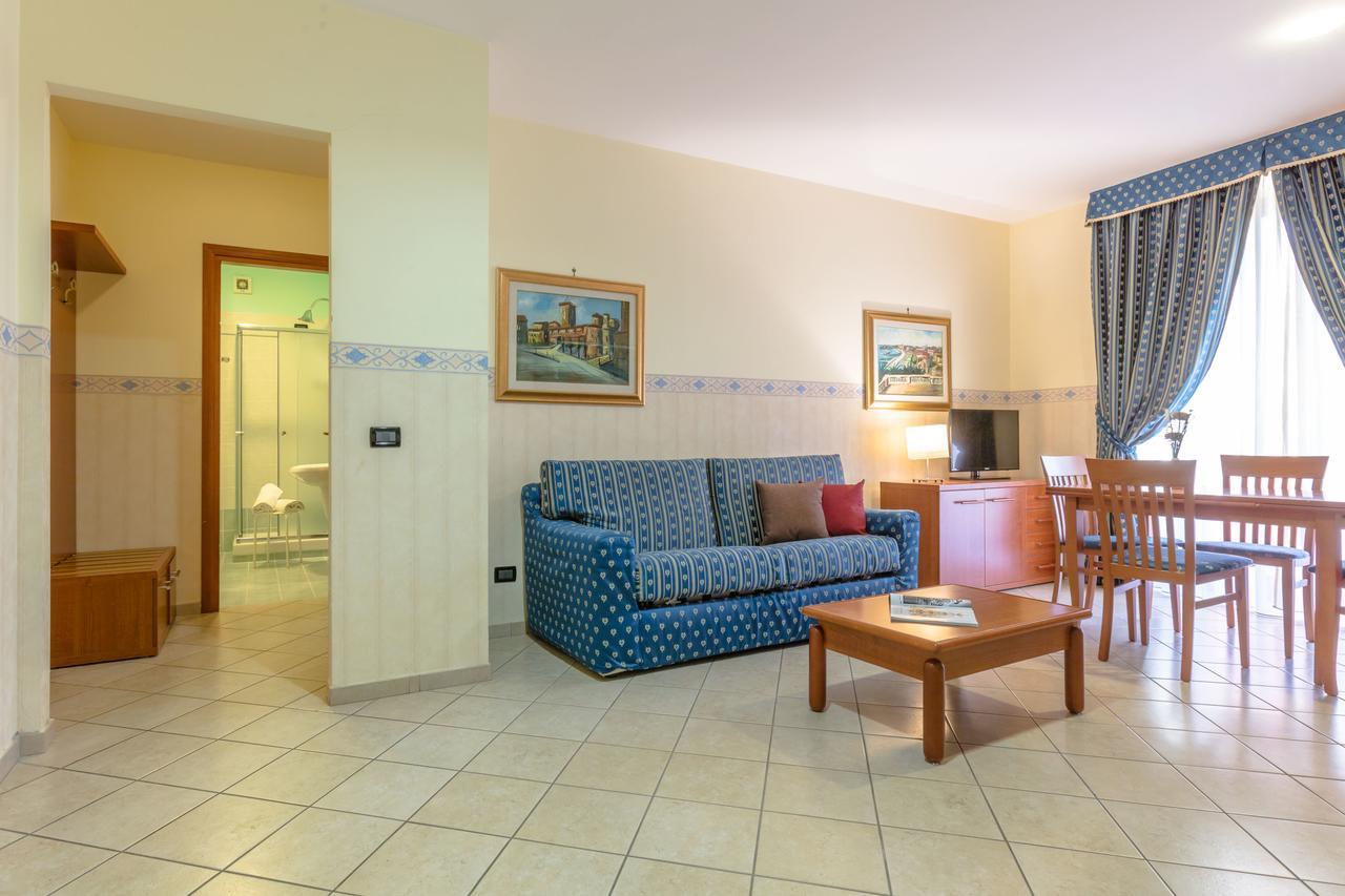 Hotel Traiano Чивитавекия Екстериор снимка