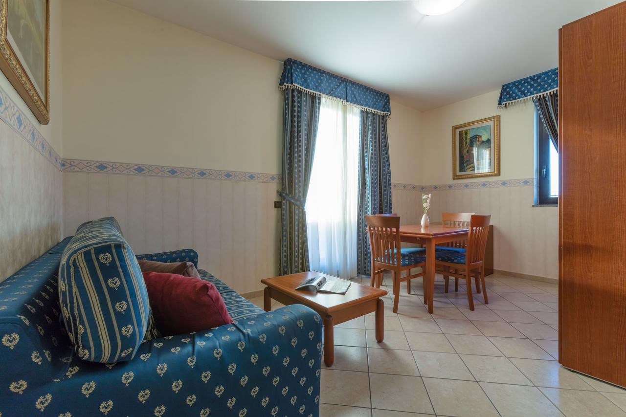 Hotel Traiano Чивитавекия Екстериор снимка