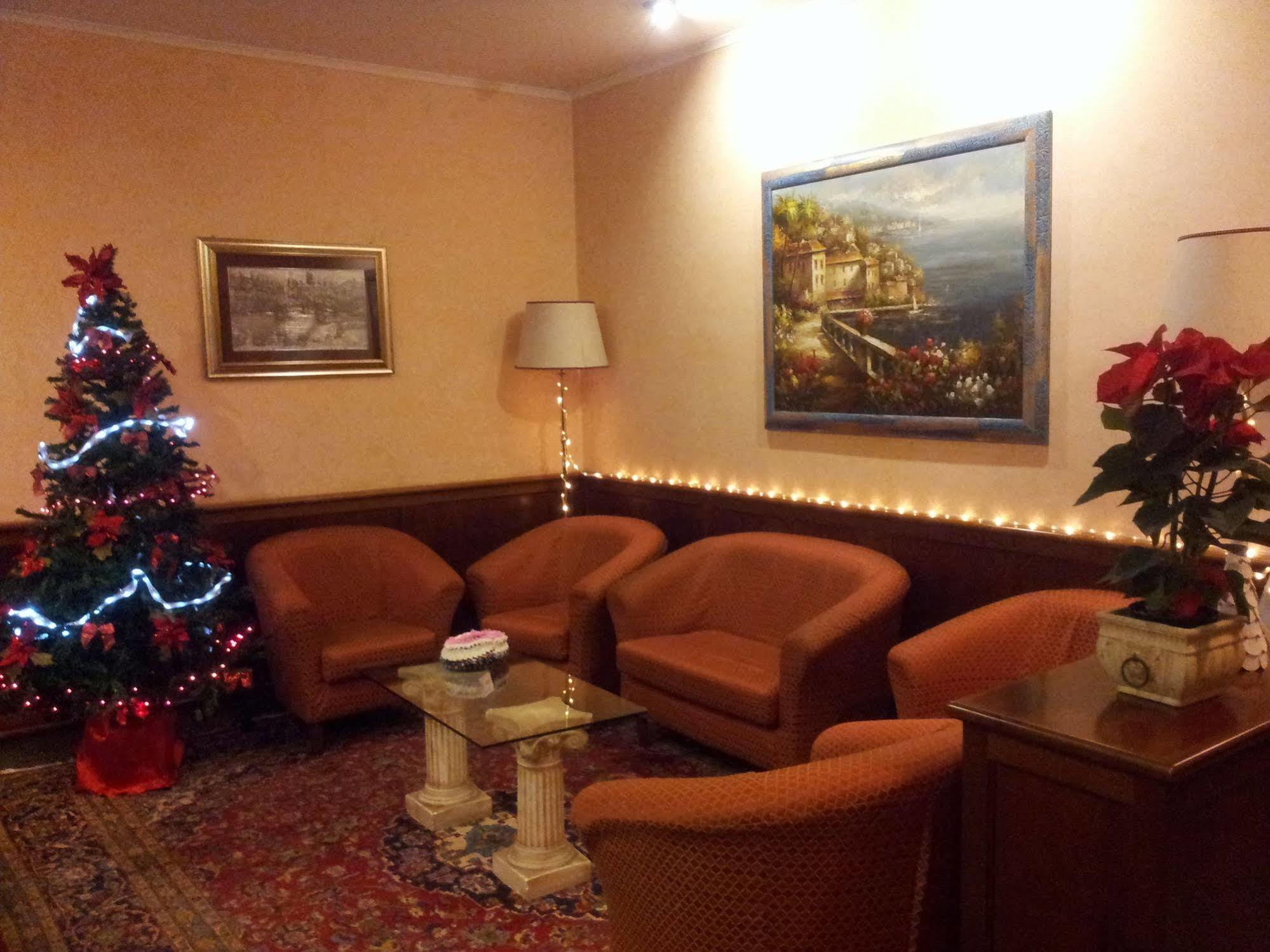 Hotel Traiano Чивитавекия Екстериор снимка